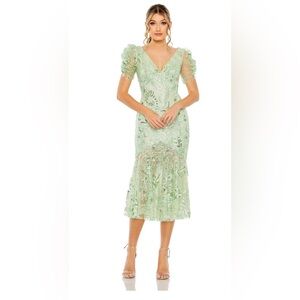 Mac Duggal PUFF SLEEVE V NECK FLORAL EMBELLISHED DRESS - size 4